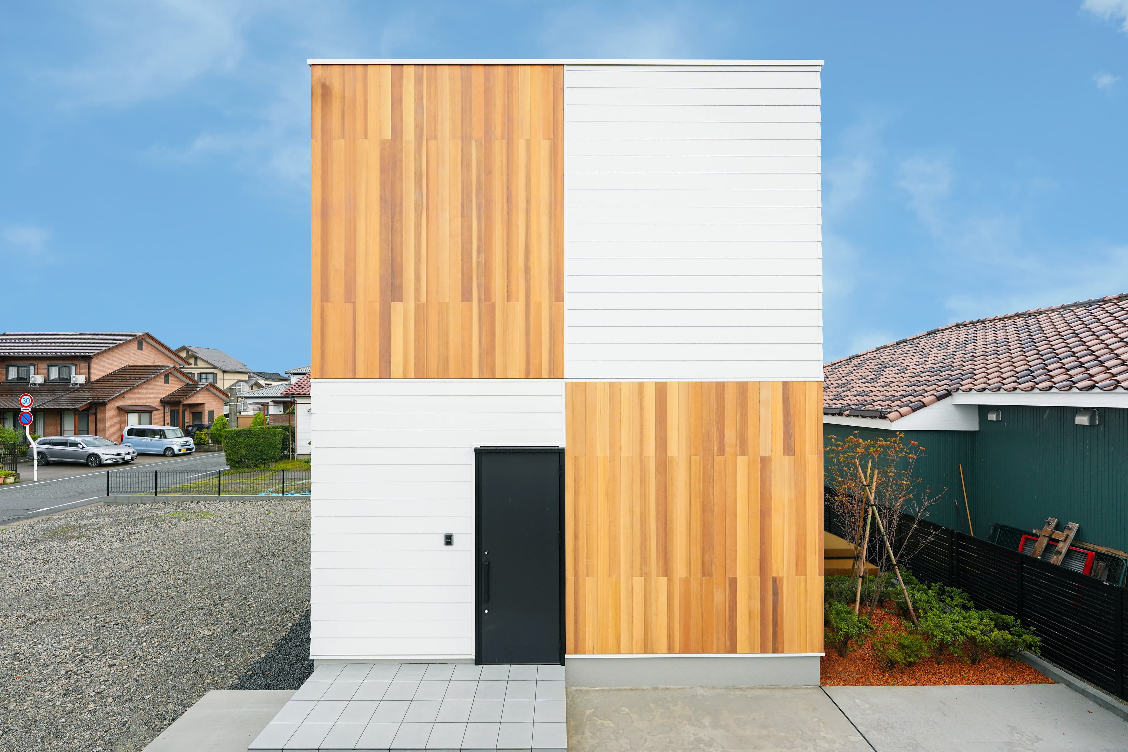 ツートンモダン住宅